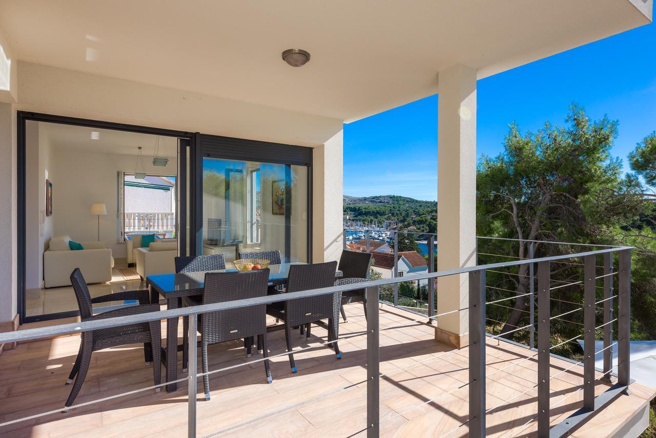 Villa Old Mill Milna  Ngoại thất bức ảnh